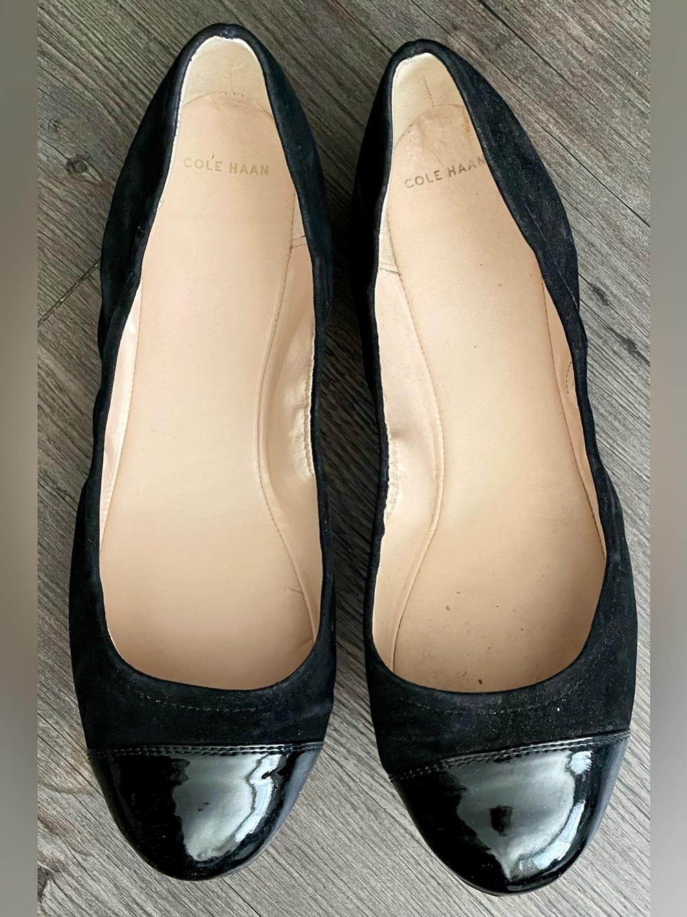 🍸 Cole Haan Black Suede Flats with Patent Cap Toe 🍸